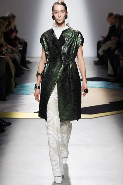 Look 39